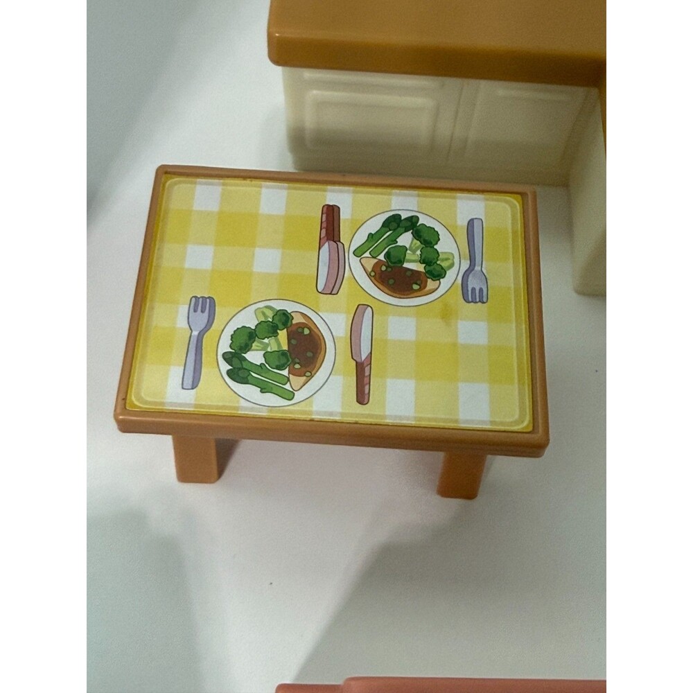 Bluey Dollhouse Replacement House Furniture Bed Kitchen Moose Toys Lot of 7 - Picture 7 of 8